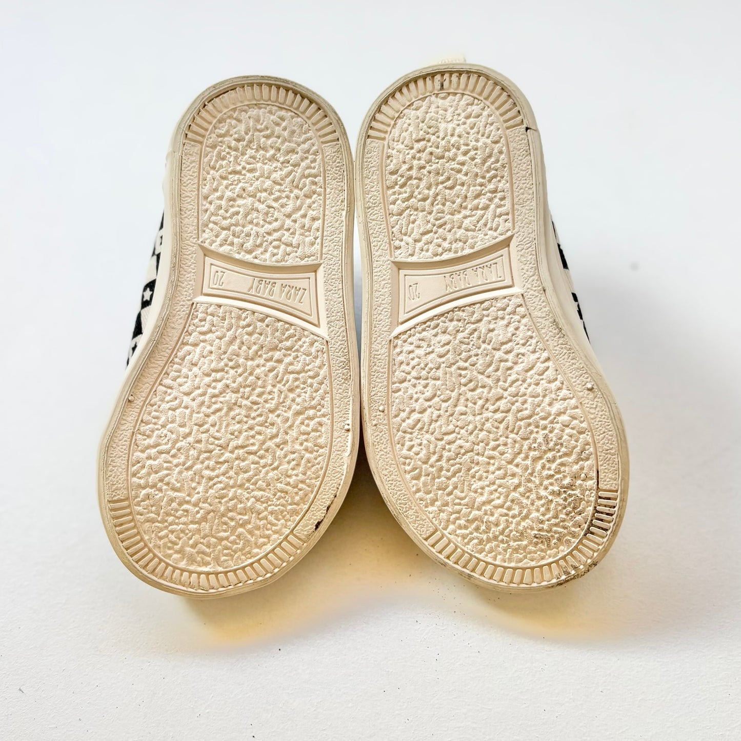 Zara Checkerboard Sneakers, EU20
