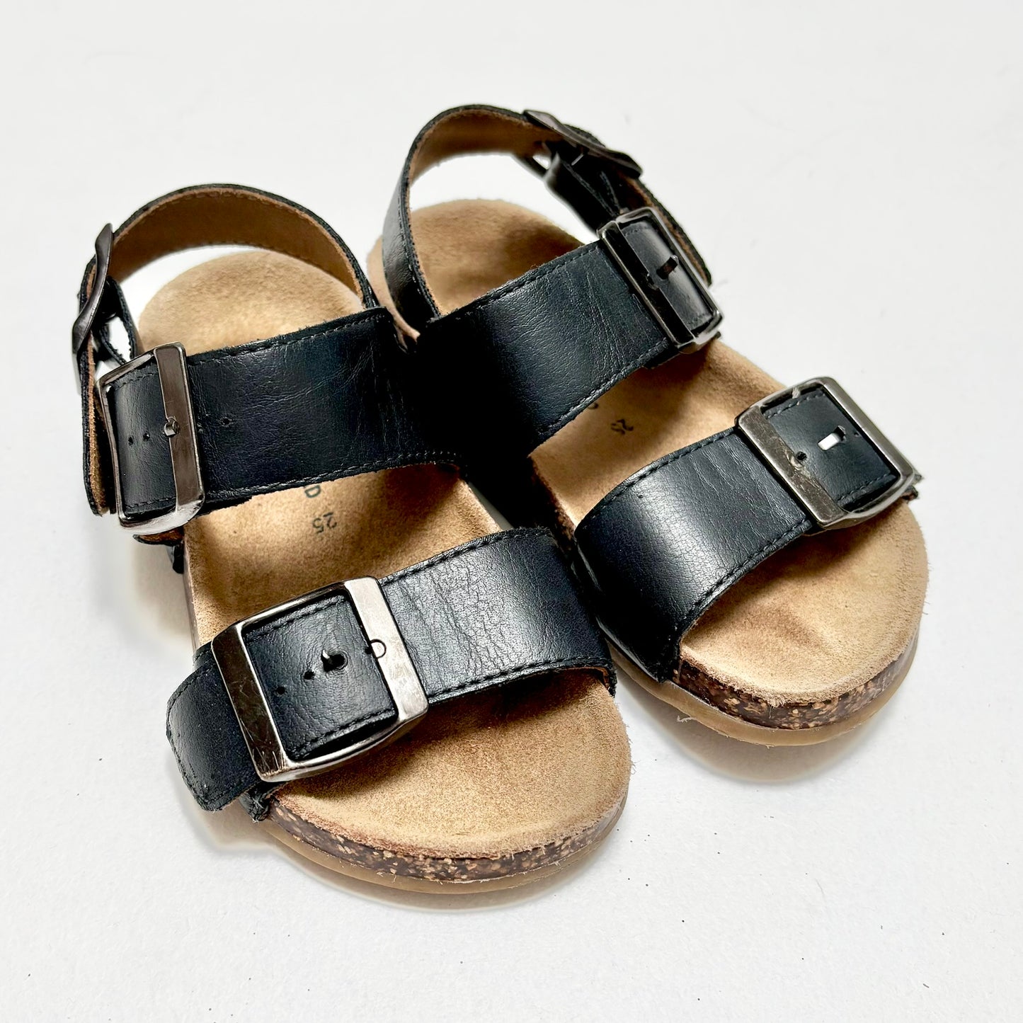 Country Road Buckle Sandals, EU25