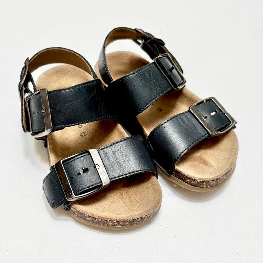 Country Road Buckle Sandals, EU25