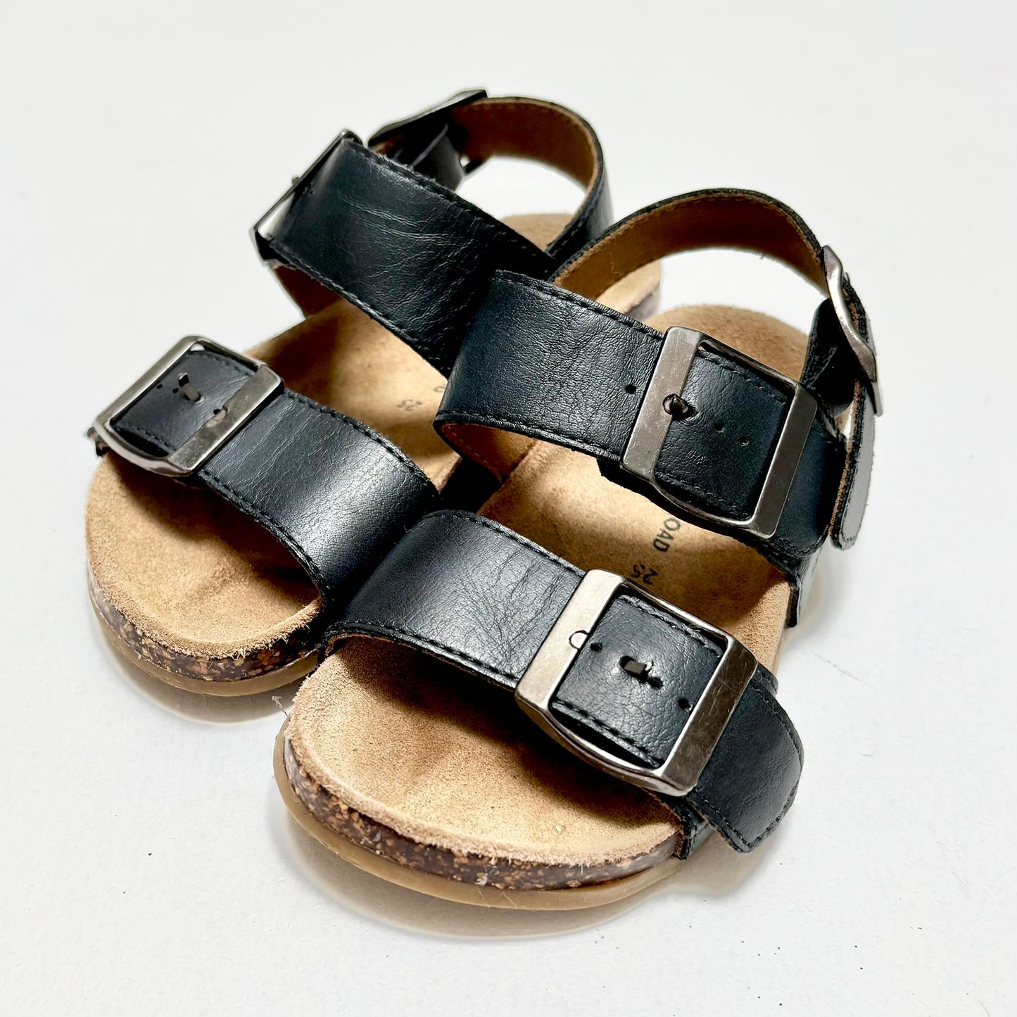 Country Road Buckle Sandals, EU25